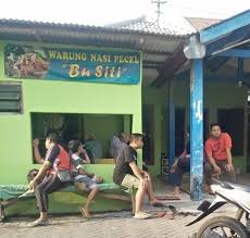 I didnt expect good combination between pecel and rawon, but it did! Warung Nasi Pecel Bu Siti Nasi Pecel Terdekat Sego Pecel Sidoarjo Kletek