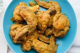 Nah, dengan resep berikut ini, kamu bisa membuat sayap ayam isi ala hokben sendiri di rumah. Resep Sayap Ayam Goreng Dengan Telur Asin Gurihnya Nendang