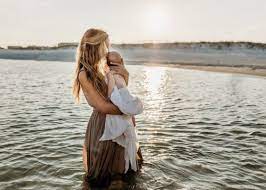 Mentor Live A Mother S Embrace Beach Photos Family Beach Pictures Romantic Beach Photos