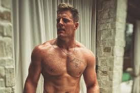 Последние твиты от jj watt (@jjwatt). Breaking News Jj Watt Takes Shirtless Pic Houstonia Magazine