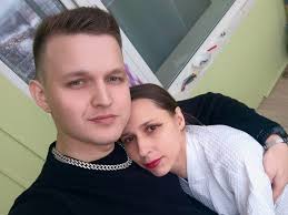 Ну что дорогие друзья поздравьте меня спустя долгие годы я нашёл девушку.  2025