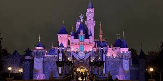 Christina Aguilera Faces Injury at Disneyland During Park Takeover - Inside  the Magic