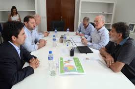 El intendente de lincoln, salvador serenal (juntos por el cambio), fue trasladado por una ante la consulta de sí cualquier ciudadano de lincoln con un cuadro similar al del intendente era trasladado. Salud De Provincia Y El Municipio De Lincoln Coordinan Acciones Conjuntas Provincia De Buenos Aires