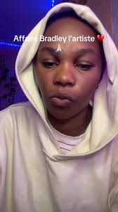 Bradley Martin Pinky Finger Incident