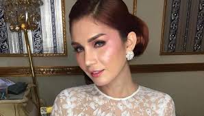 All this time it was owned by president deputy strategic planning and control, it was hosted by management and planning organization, internet. Nur Sajat Has Her Own Show