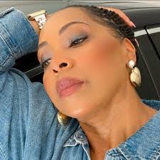 Angela Durr's Instagram, Twitter & Facebook