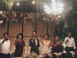 Apapun tema pernikahan yang kamu pilih, dekorasi menjadi sebuah kunci utama apalagi di bagian pelaminannya. Inspirasi Pernikahan Tanpa Pelaminan Kian Diminati Seperti Lucedaleco Yang Bisa Mingle Dengan Tamu Saat Resepsi