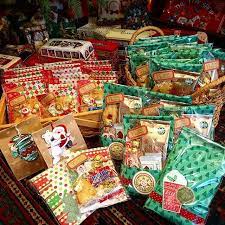 merry wishes 安定の 大量生産部 具合 あと別バージョンを30個くらい作ります リカマミーラッピング はいつも簡単なのよ 今年はフライングタイガーのペパナプと 100均折り紙が大活躍 さ instagram posts gifts gift wrapping