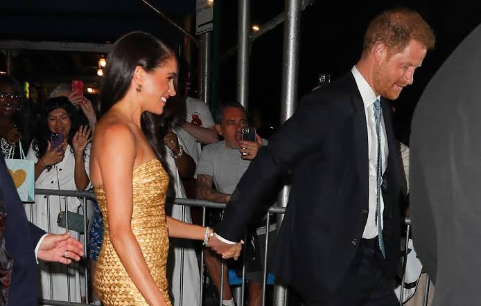Prince Harry & Meghan Markle Chose To Be Photographed Before Car Chase