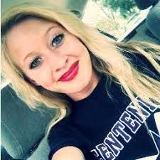 Mindi Brown's Instagram, Twitter & Facebook