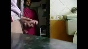 Indian flash infront off maid - XNXX.COM