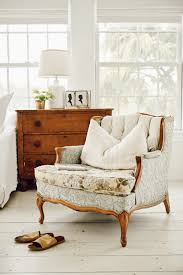 A New Cozy Vintage Chair Liz Marie Blog Vintage Chairs Home Furniture