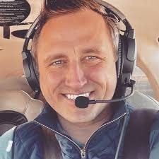 Gavin Burnett's Instagram, Twitter & Facebook