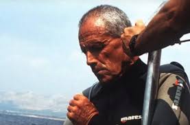 Free-diving legend Enzo Maiorca dies at age of 85 • Mares