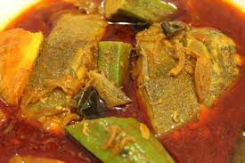Indonesian curry with fish (kari ikan) with creamy coconut, tangy lemongrass and tender white fish. Kari Ikan Bawal Azie Kitchen