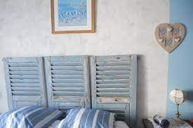 Il s'agit d'un accessoire d'ameublement qui se fixe à la retrouvez notre offre tete lit persienne au meilleur prix sur rue du commerce avec du stock des services et la livraison rapide. Une Tete De Lit En Volets