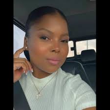 Violet Thompson (@tviolet00)