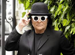 Mybeautifulfashionblog Renato Zero Principe Dell Eccentricita Stile Occhiali Celebrita