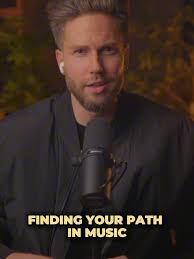 Full episode with maestro Andy Timmons out now! Wherever you listen to  podcasts. We play and we talk and then play a bit more. It was a treat!🙏  #andytimmons #guitar #guitartok #guitarsolo #tapp