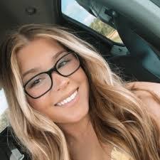 Amanda Fluharty's Instagram, Twitter & Facebook