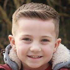 65 Coiffures Sympas Pour Un Petit Gars Coupes De Cheveux Garcons Coupes De Cheveux Pour Enfants Coupes De Cheveux Court De Garcon