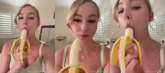 Banana deepthroat | PORNrain.com