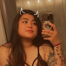 Ali 🤍 (@alis.dumbass)