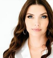 Allison Crowson's Instagram, Twitter & Facebook