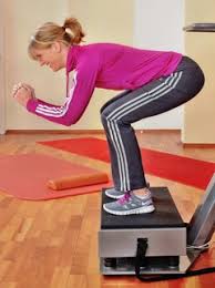 Wer diese skigymnastik übungen als vorbereitung auf den urlaub über einige wochen regelmäßig ausführt, stellt seinen körper optimal auf die belastungen des skilaufens ein und beugt damit verletzungen vor. Skigymnastik Ubungen Skigymnastik Anleitung Fur Zu Hause
