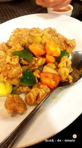 Bahan botok telur asin terdiri dari telur asin siap pakai, kelapa parut muda, biji petai cina, dan bumbu dapur. Jun Njan Think Do Create