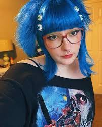 Sheila Cottingham's Instagram, Twitter & Facebook