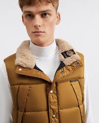 Douglas Vest's Instagram, Twitter & Facebook