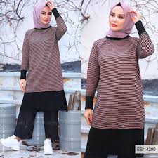 Bisiklet Yaka Olan Tunik Uzun Modeldir Simli Gorunume Sahip Olan Tunik Yeni Sezon Modeldir Pudra Renkli Tunigi Dilediginiz Pantolonl Moda Stilleri Moda Triko