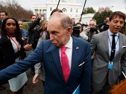 And wear a check shirt, or striped tie/shirt or plaid tie/pocket square above in suitable colors. Men Shouldn T Wear Brown Shoes With Blue Suit Kudlow Says Report