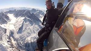 Le mont st michel s'offre a vous durant une montée digne d'iun grand baptême de l'air ! Saut En Parachute Tandem Face Au Mont Blanc Youtube