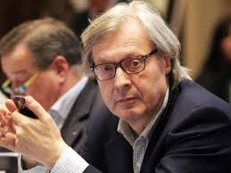 Vittorio Sgarbi distrugge il sindaco di Roma e la sua giunta