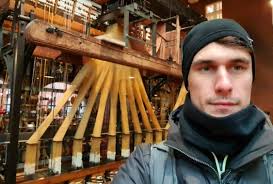 Engenheiro têxtil de Guabiruba desenvolve tecido antiviral que é destaque  na Vogue