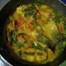Masukkan ikan yg sudah digoreng tadi. Bumbu Kuning Ikan Patin Hal