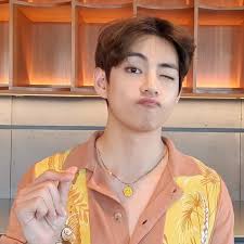 Bei v live kann man viele videos und auch shows mit bts ansehen . Kim Taehyung Kang Seulgi Taehyung Vlive Like Or Reblog