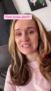 Free book alert! Crowned in chaos by Darby Matt, 📕 an alcoholic party  princess, 📗 a lady in waiting easily jealoused , 📘 captain of the guard  trying (failing?) to hold things together, 📙 an assassin ...