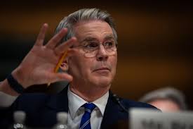 La "basura inútil" que coleccionó George Costakis llega al Museo Ruso de  Málaga, en España