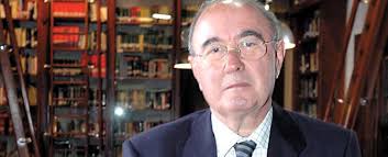 Espinosa, relevo a Lisandro Hernández