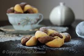 Unire la farina e il sale e continuate ad impastare fino ad ottenere un impasto legato. Biscotti Bicolore Con Lievito Madre