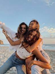 American Nomad Friend Photoshoot Friends Photography Friend Poses