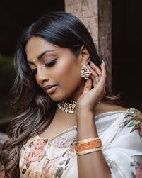 Another look at @abeena.meera in our SYDNEY saree paired with beautiful  jewelry from @jodi.box 🌸 The pearls, beads and scalloped edges add a  perfect touch to this vintage floral saree ✨ Now