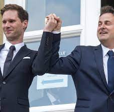 Xavier bettel, 46, is the prime minister of luxembourg, he is a member of the democratic party and previously served as the mayor of luxembourg city. Xavier Bettel Luxemburger Regierungschef Heiratet Seinen Freund Welt