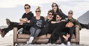 That is the opening of sing me a song which then skips to the present. Sing Meinen Song 2019 Alle 43 Songs Der Sechsten Staffel Kino De