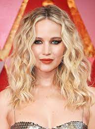 You Won T Believe Who Inspired Jennifer Lawrence S Oscars Hair Oscar Hairstyles Jennifer Lawrence Hair Jennifer Lawrence Blonde