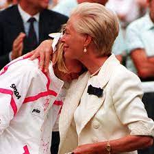 Comforting jana novotna at wimbledon in 1993, she has had other health problems, however. Duchess Of Kent Pays Emotional Tribute To Jana Novotna After Former Wimbledon Champion S Death Aged 49 Mirror Online