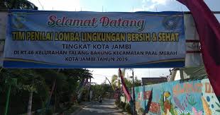 Kebersihan dalam lingkungan sekolah pun turut mendukung prestasi siswa dan juga gurunya. Kampung Bantar Rt 46